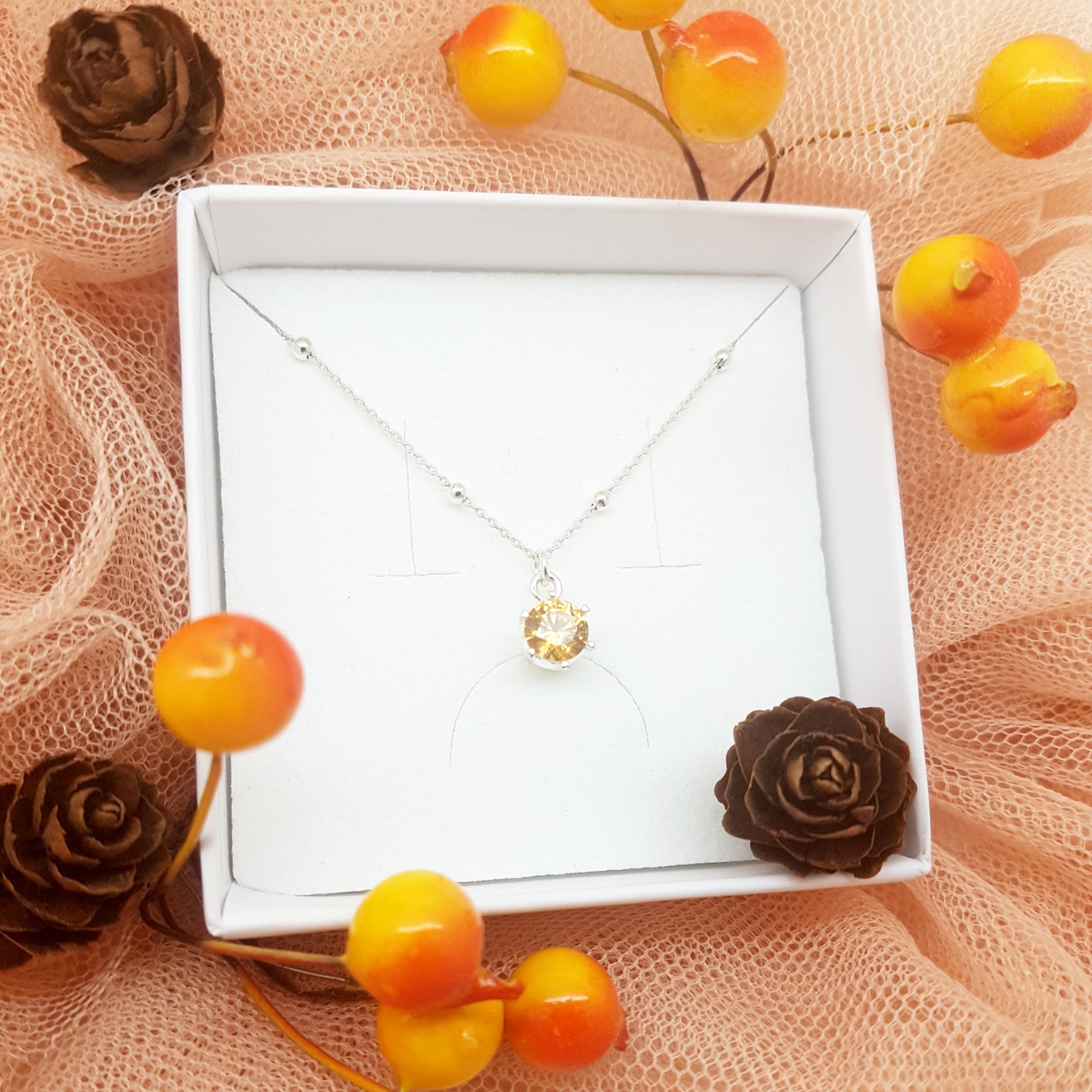 Colgante choker Swarovski con cristal amarillo en colgante circular