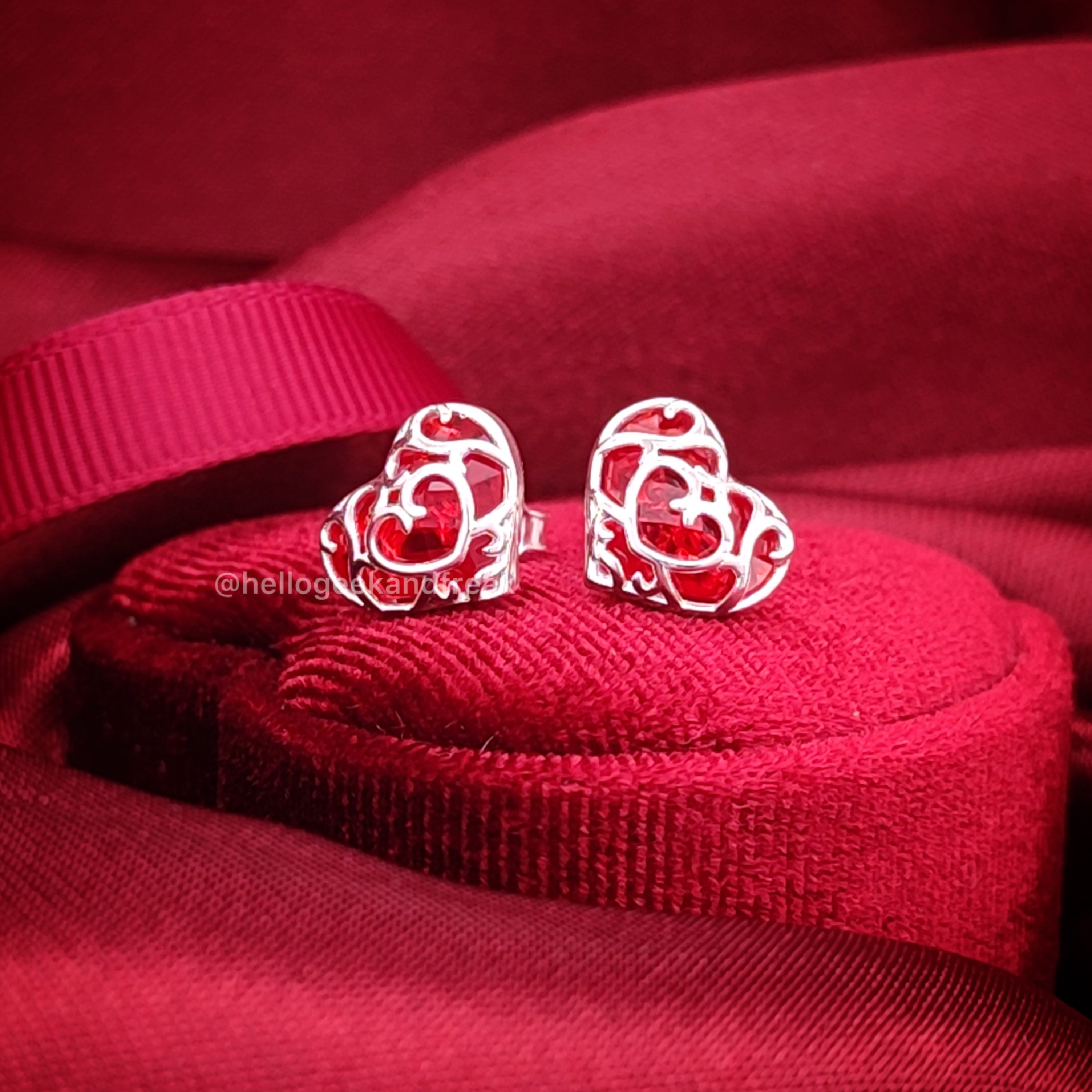 Pendientes Contenedor de Corazón