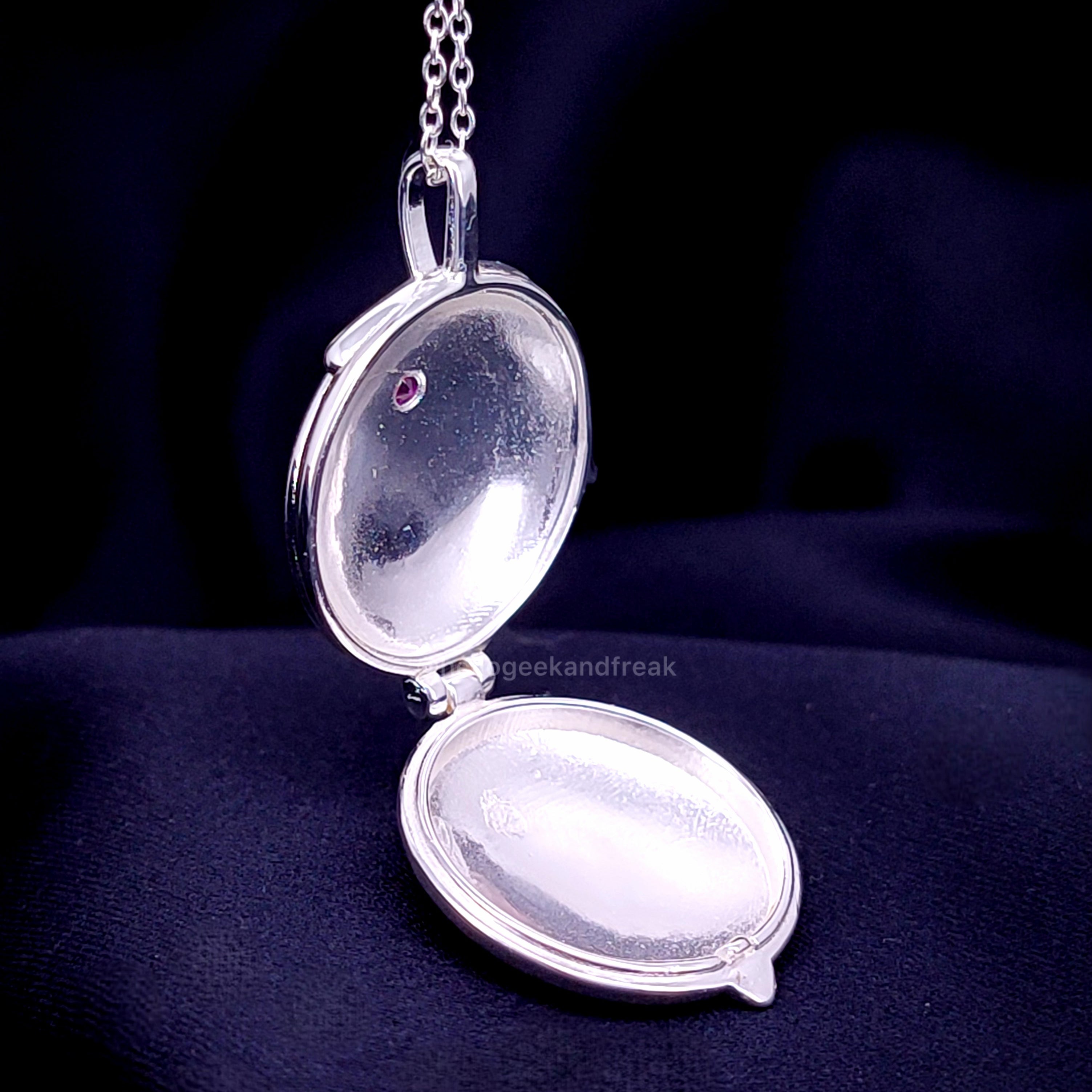 Colgante Relicario Vampírico
